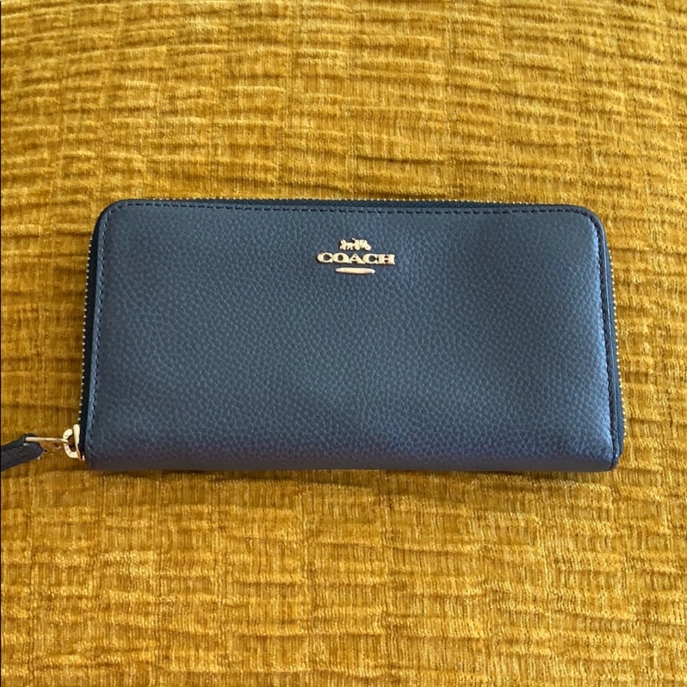 Grey Accordion Zip Wallet